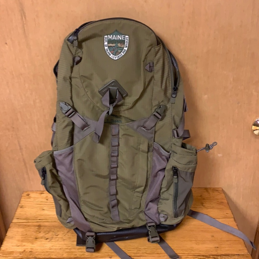 LL Bean Maine Game Wardens pack. Like New